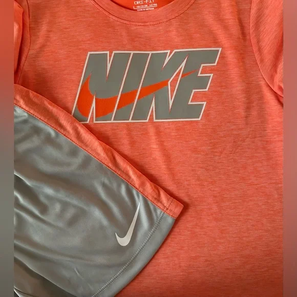 Boys Nike Dri-FIT 2 Pc Set Shirt & Shorts Orange Gray Size 5 NWT - Picture 2 of 4
